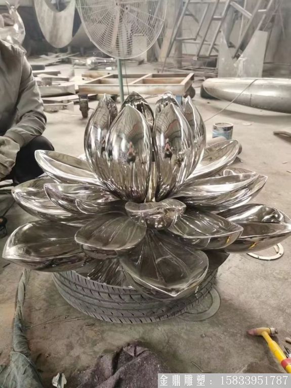 不銹鋼蓮花鏡面效果，荷花景觀(guān)裝飾雕塑2